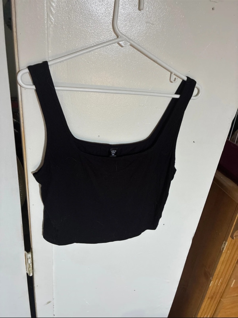 SHEIN Black Square Neck Crop Top